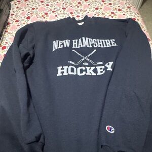 Champion Dark Blue University of New Hampshire Hockey Sweatshirt size Large